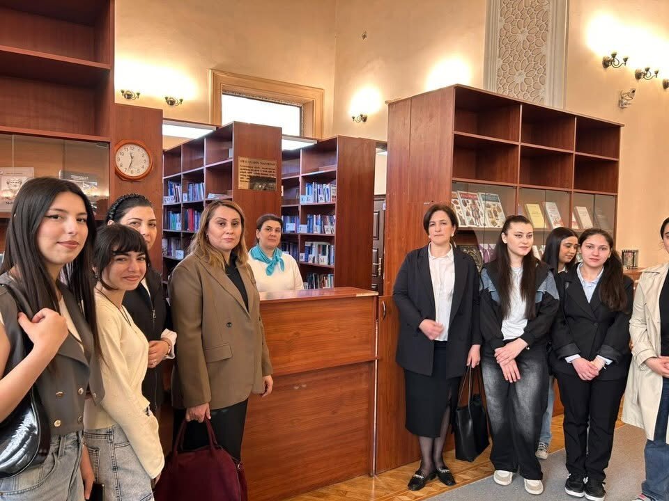 Tələbələrimiz  M. F. Axundov adına milli kitabxanaya ekskursiyaya edib