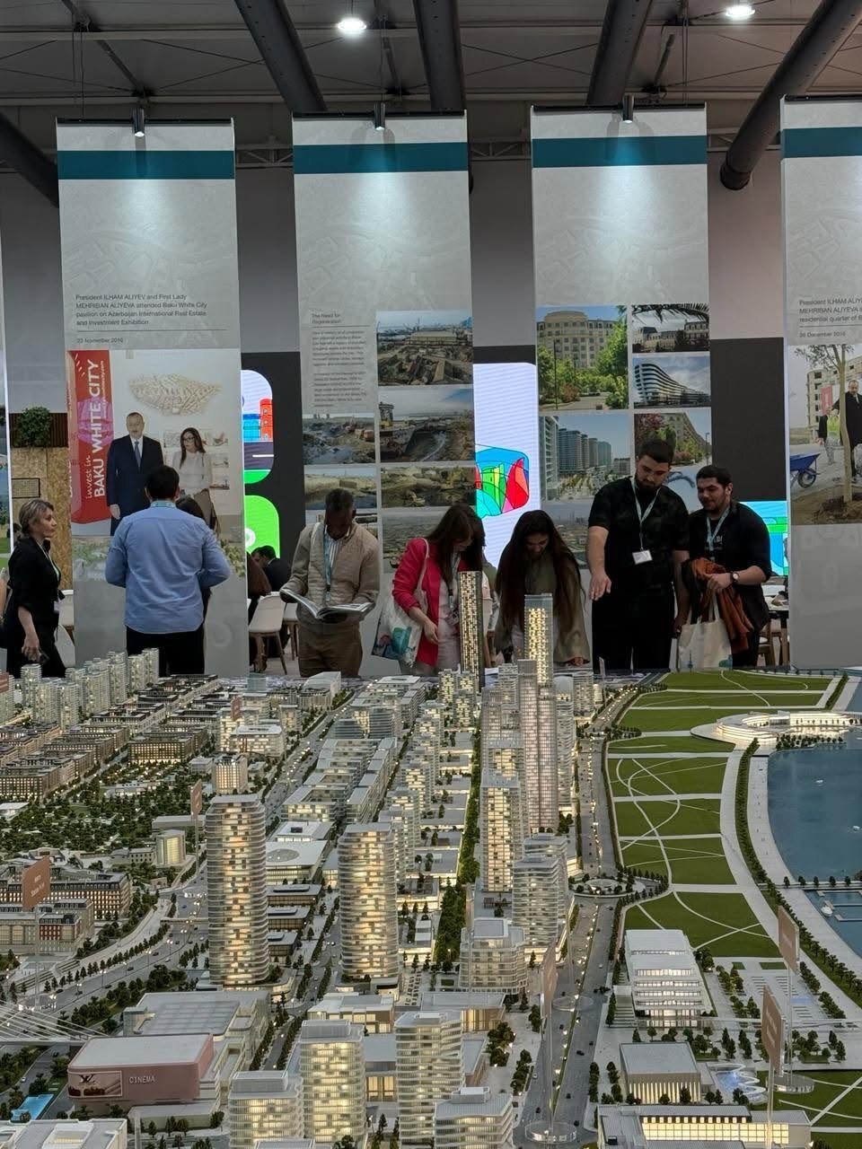 Kollecin fəal tələbələri  beynəlxalq əhəmiyyətli tədbirlərdən biri olan 13th World Urban Forum – WUF13-də fəal iştirak ediblər.