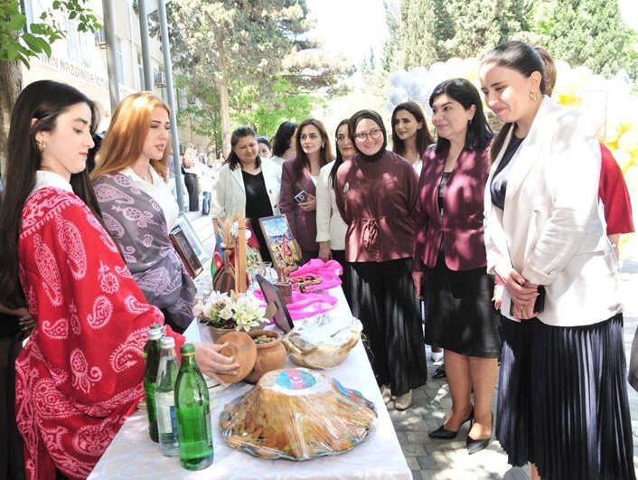 “Beynəlxalq Mədəniyyət Günü və Dil Sərgisi” təşkil olunub