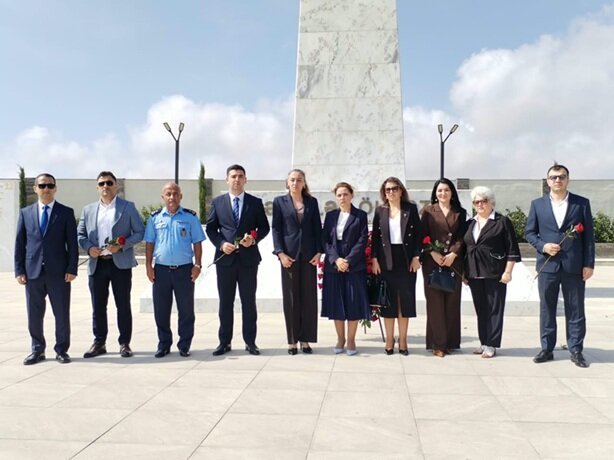 Kollec rəhbərliyi II Fəxri Xiyabanı ziyarət edib.